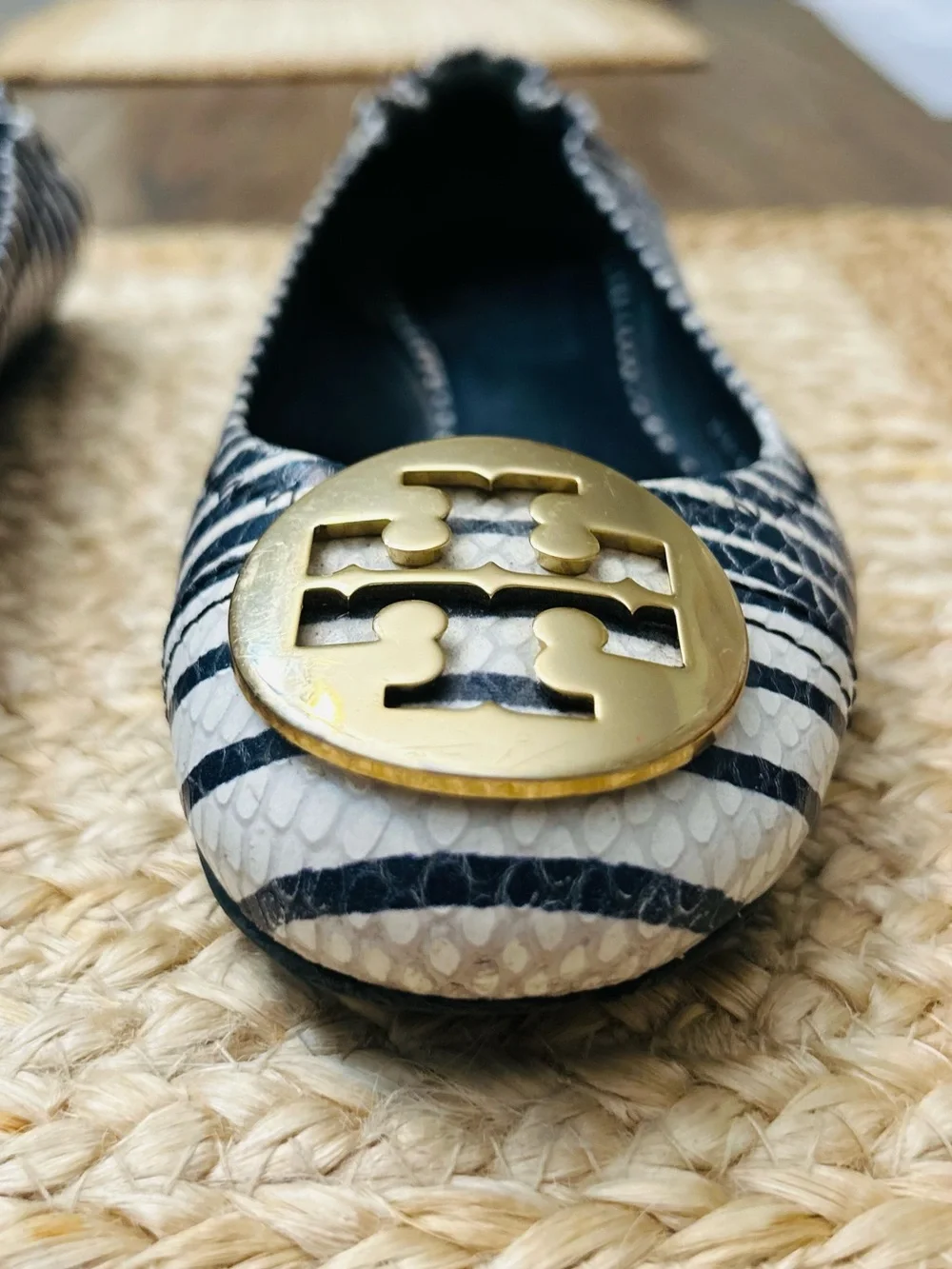 Tory Burch Reva Navy Blue White Striped Snake Skin Embossed Logo Ballet Flat 6.5